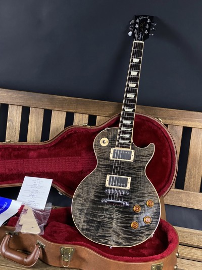Gibson 2016 Les Paul Standard Translucent Black